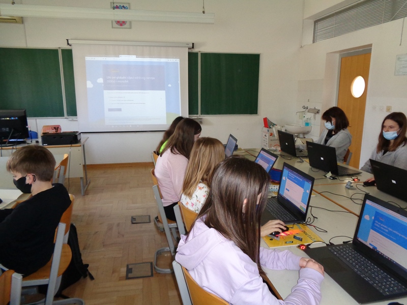 eTwinning project Micro circuits for Mega solutions - do your :bit